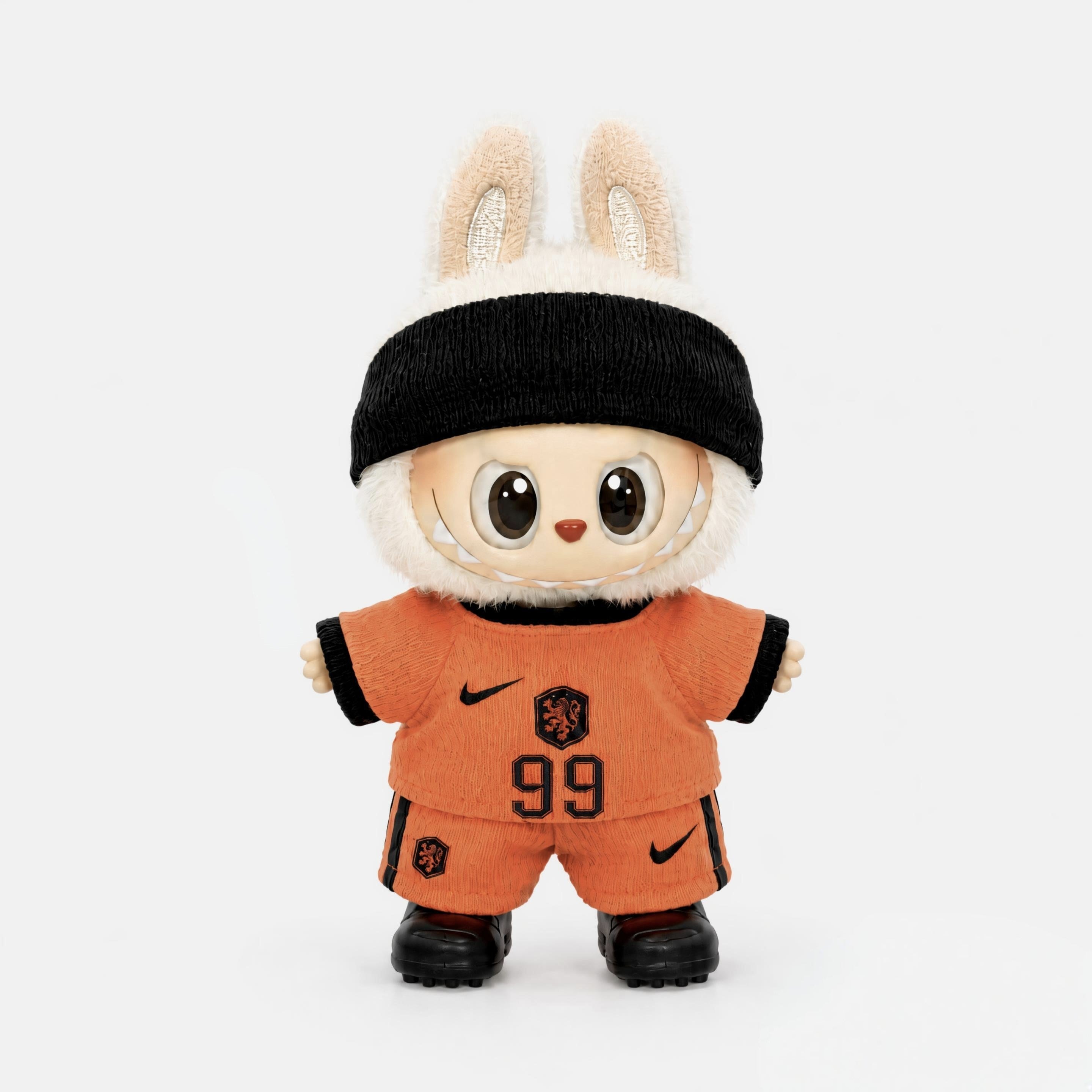 Labubu football jersey kit – Netherlands Home – Labubu clothes personalised with your own number and name printed on the jersey, compatible with similar 17cm dolls